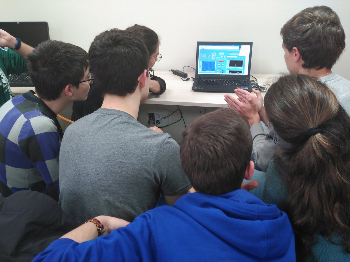 josecpalop's tweet photo. Observando la nebulosa del cangrejo con nuestros alumnos en el GAMO DIANA. Como siempre gracias Juan Ángel por tu ayuda, todo un placer. https://t.co/iIWZYTvkqm