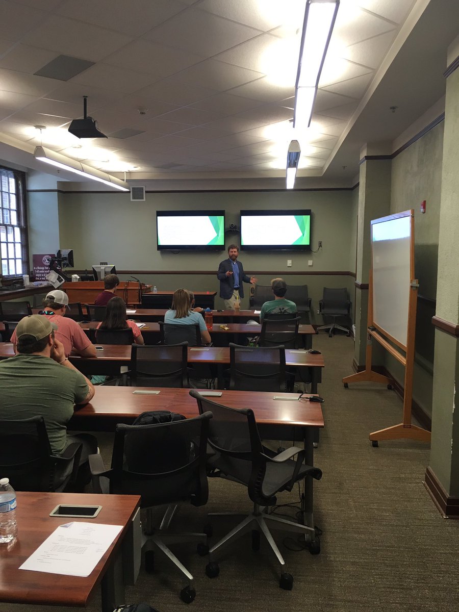 MSU_AIS3333's tweet photo. Brian Barham, a participant in the LSU Ag Leadership Program, explains the importance of professional social media. https://t.co/a41u2bAzTV