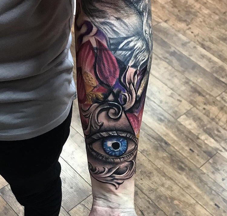 Quest4Coverage's tweet image. Tattoo done by @davies_jamie @LifesInked