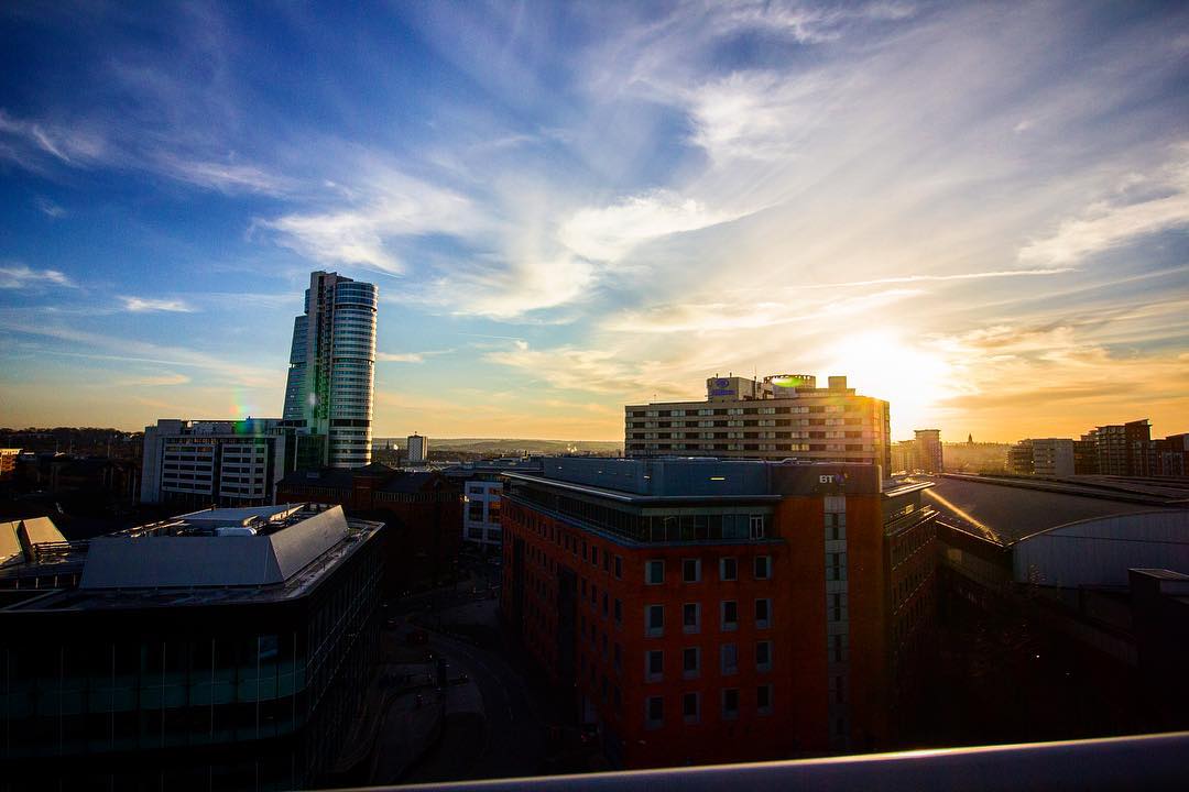 LeedsLife_'s tweet photo. Sunset over Leeds the other day ☀️
#Leeds #Sunset #OMGB https://t.co/meZ1qcb2RQ