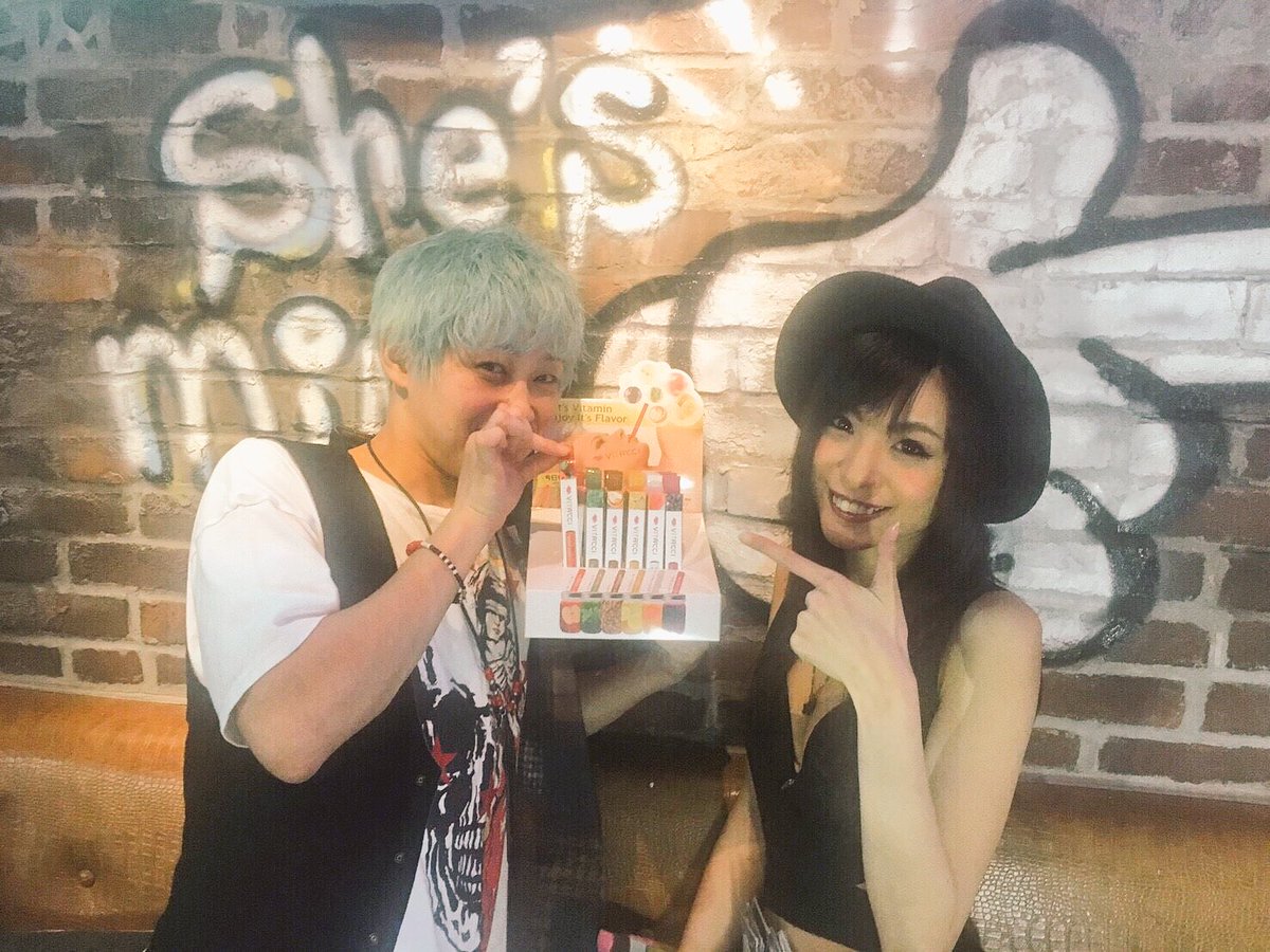 vita_cci's tweet photo. バーレスク東京様、新店舗のパーティオン様でご紹介頂きました!
#VITACCI
#ビタッチ
#バーレスク東京
#PARTYON https://t.co/MTPzFYUL4n
