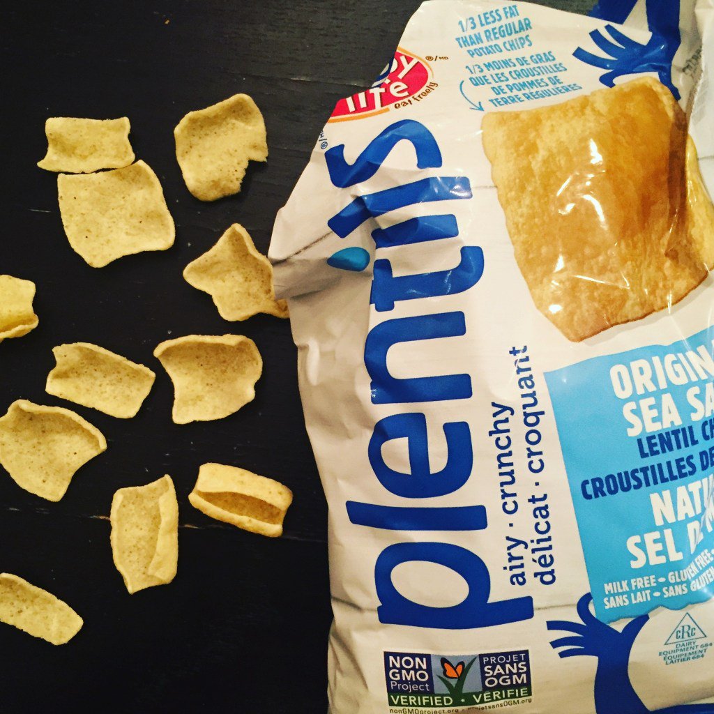 Salade d'inspiration fattouche avec croustilles de lentilles <a href="/enjoylifefoods/">Enjoy Life Foods</a> #enjoylifefoods harnoisalacarte.com/2017/03/28/sal…