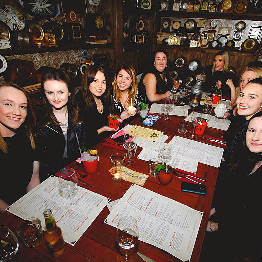 Dolls, dames, darlings - Wednesdays are all yours! 
Half price cocktails all night 💃🏻