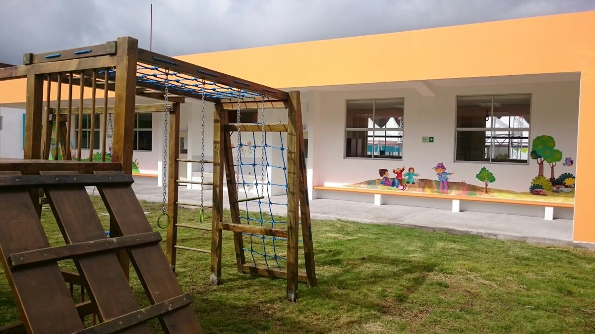 Educacion_Ec's tweet photo. "Sin Revolución no hay educación, tuvo que llegar la RC para dar a la educación la importancia que merece", @MashiRafael #UnaEscuelaPorDía https://t.co/taVGsYIFX6