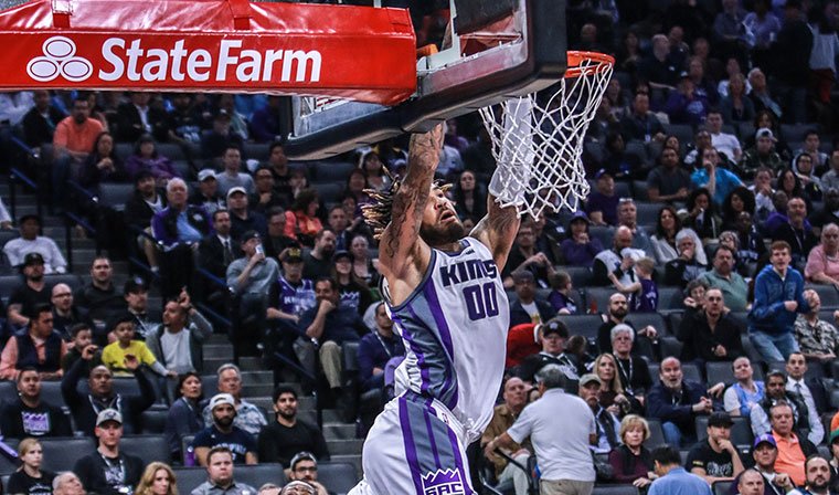 Another last-second W for the 👑! See all the photos from the night » spr.ly/60118waKx https://t.co/RevObCXZPs