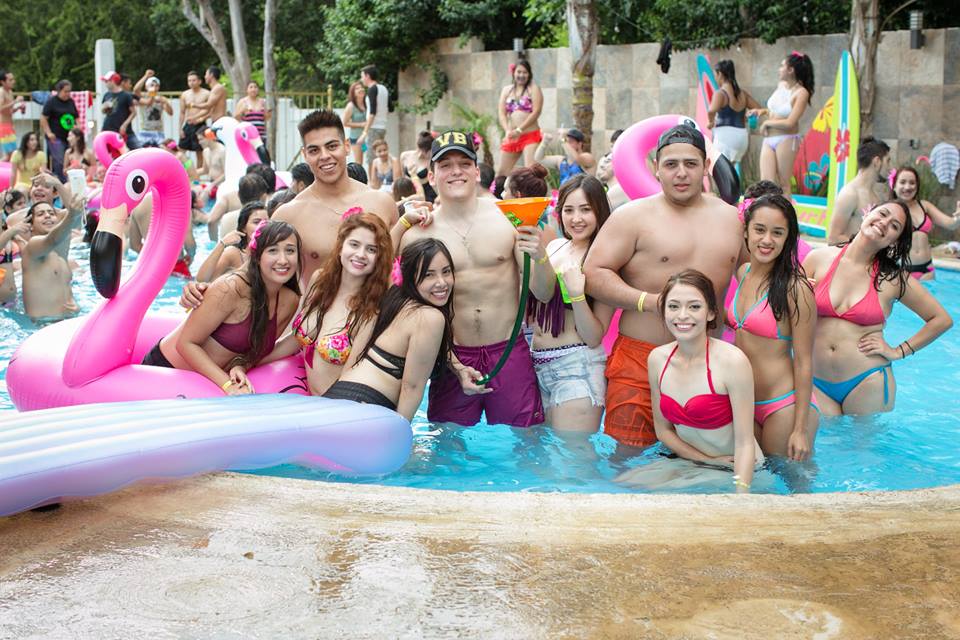 promcoach's tweet photo. International Business December 2016 🎓 ✨ 🎉 👏 😌 #poolparty #TBT #Facpyauanl #PromCoach #SC #best #Party #Fun https://t.co/KpCKmgxaHM