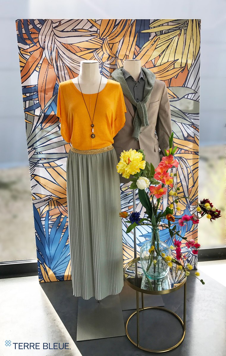 How to: enjoy the lovely Spring weather when you’re working indoors. Step 1: dress up in this lovely Summer outfit. Step 2: shine bright!