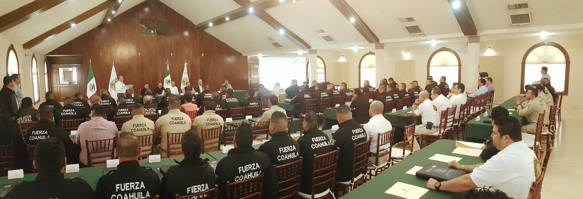 victorzamorardz's tweet photo. Inaugurando la 8° Conferencia Estatal de Directores de Seguridad Pública Municipal @rubenmoreiravdz en #SanJuanDeSabinas https://t.co/gPAamW3UXU