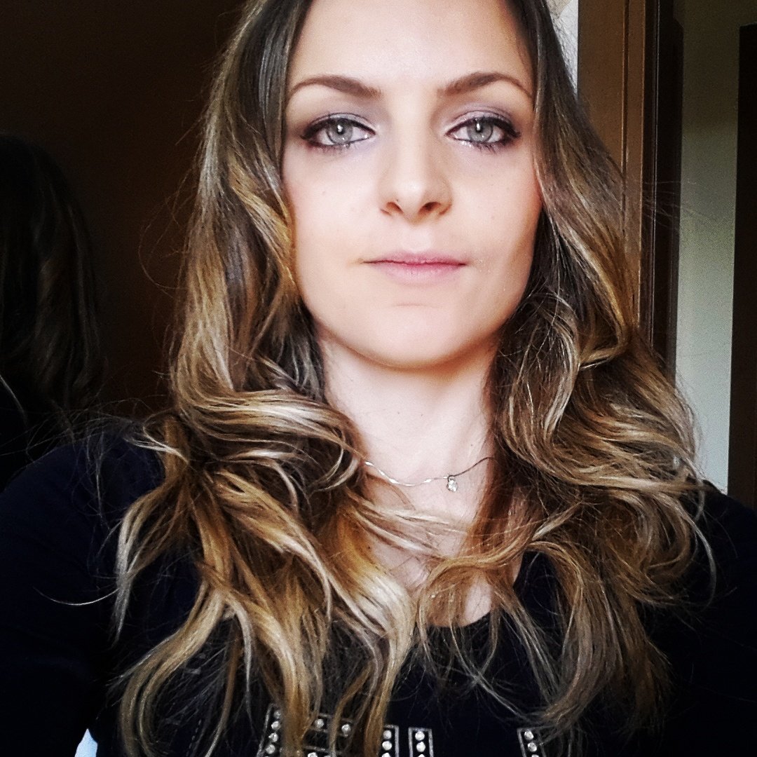 Rosspezzy's tweet photo. #selfiedelgiorno che aria #seriosa 😜 #buonaserata a #tutti ! https://t.co/m8bwxza8Zw