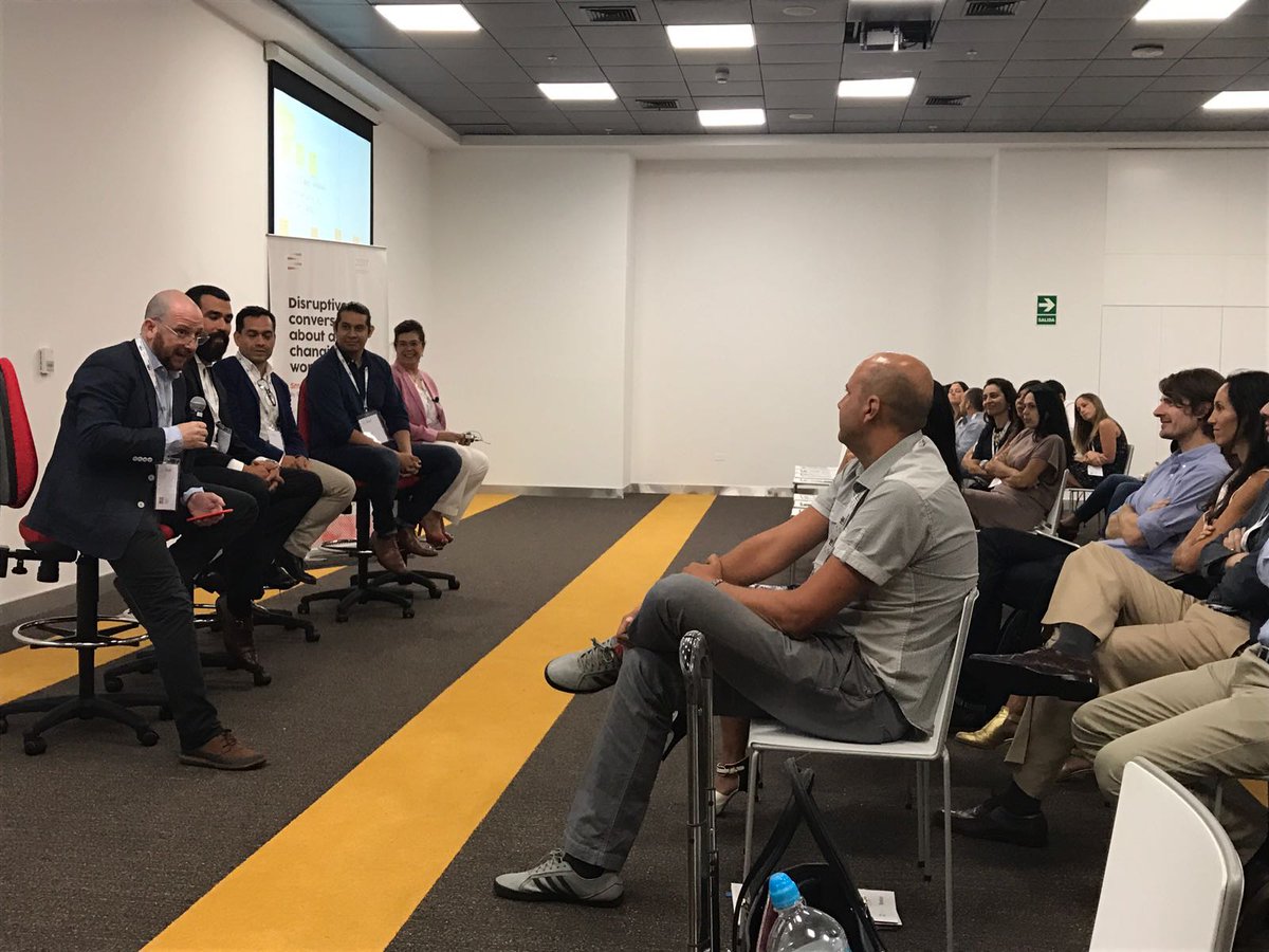 fvazquezmedem's tweet photo. Para pensar en la nueva tienda hay que pensar en el sentido del retail a futuro. Lo debatimos en el #PaneldeCEOs de #rdcLima https://t.co/nY3F6d5Jec