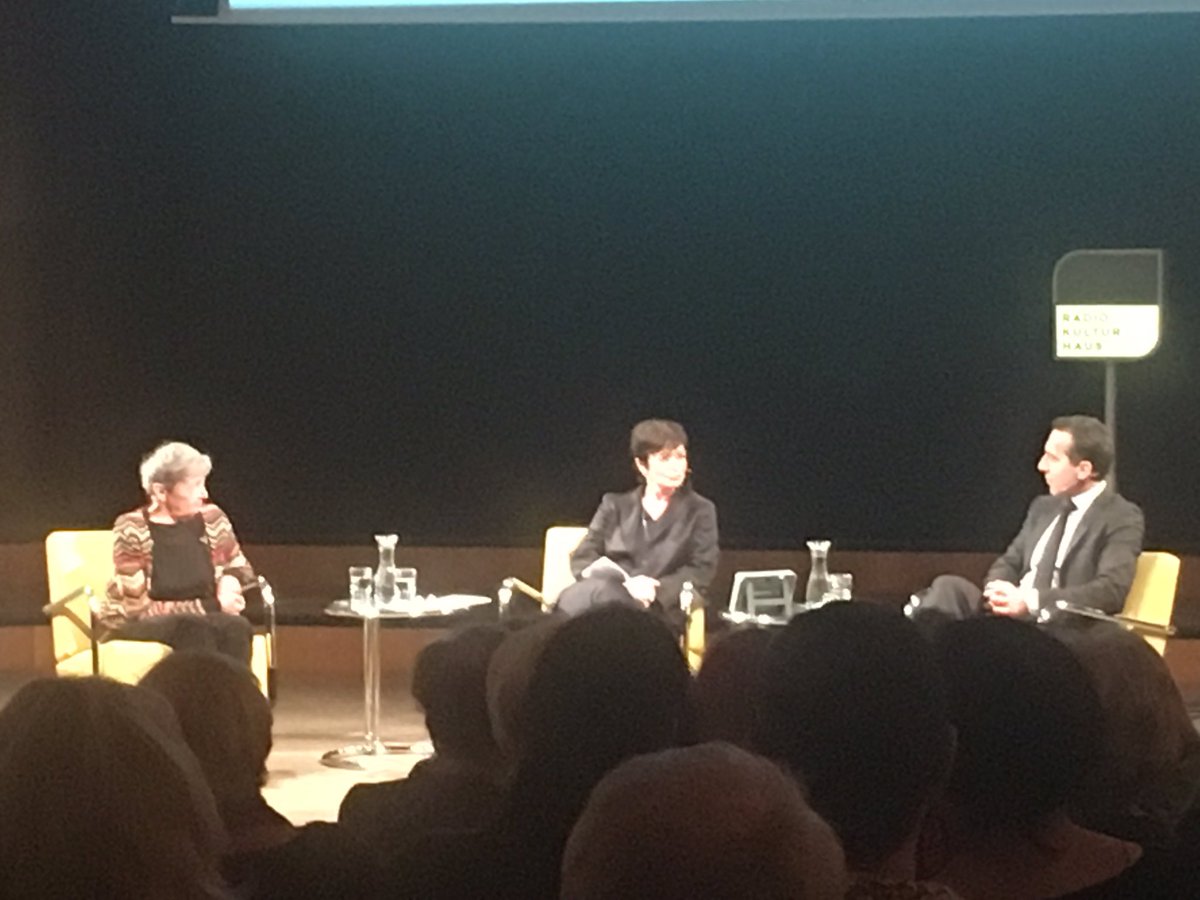 Chaka9020's tweet photo. Christine #nöstlinger zu unreflektiertem Wähler: So deppat musst a net sein #ri #imdialog mit @KernChri https://t.co/wn1E6tTUui