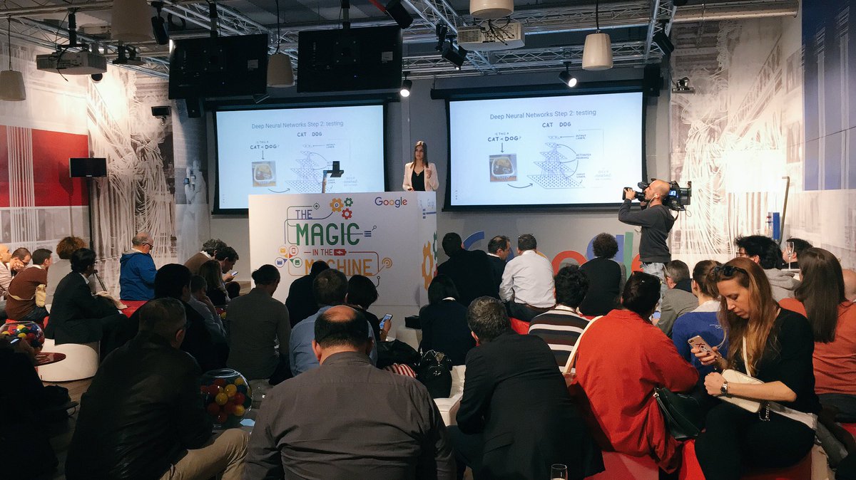 Luzzata's tweet photo. Con lo sguardo verso il futuro #themagicinthemachine #ArtificialIntelligence @googleitalia https://t.co/WMcZe1yda9