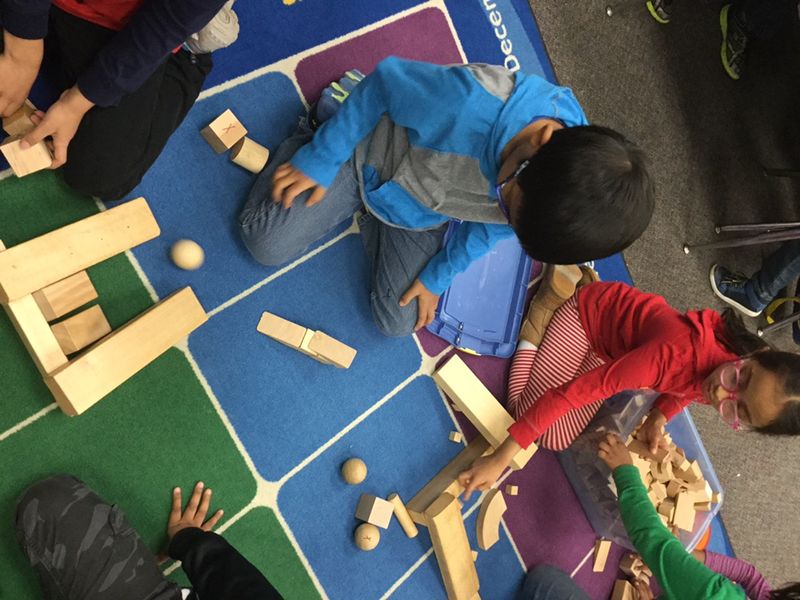 #tcgators #wwprsd #steam <a href="/jmbowes/">Janet Bowes</a> <a href="/ROsterbye/">R Osterbye</a> @TCLibraryLady <a href="/lindsayjablons/">Lindsay Jablonski</a> 1st graders building ramps to test how 3D shapes can move