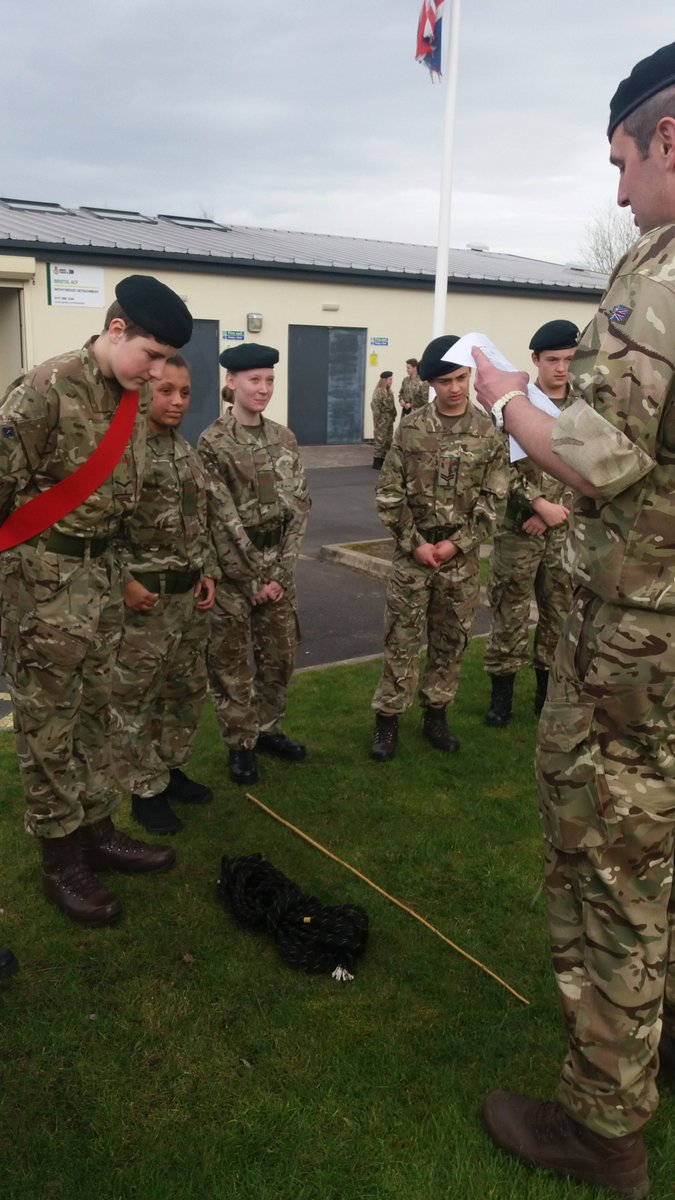Merchants_CCF's tweet photo. Merchants cadets testing out their #communicationskills while carrying out #teambuilding tasks @MerchantsAc https://t.co/bgEm8JkeCT