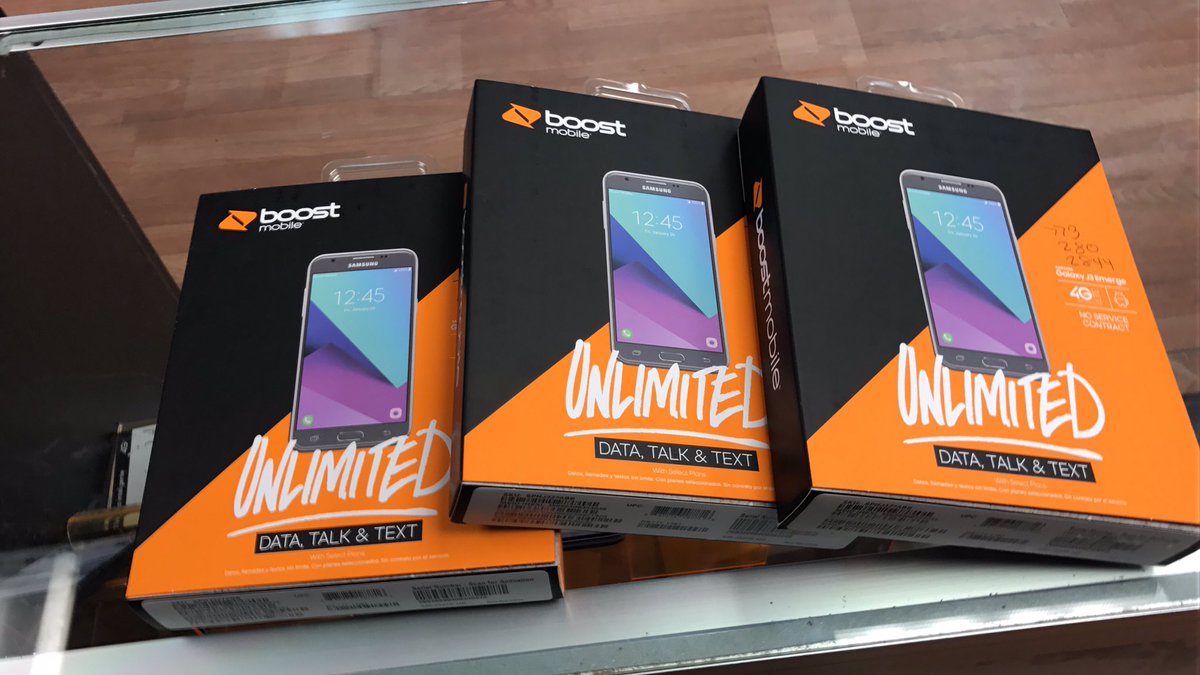 BoostNoLimit's tweet photo. 3 line port in from t-mobile. Unlimited 4g LTE 
#bestweeverhad #familyplan. @rendon0731 @AmyBoost @boostmobile https://t.co/NaimjMTw2j