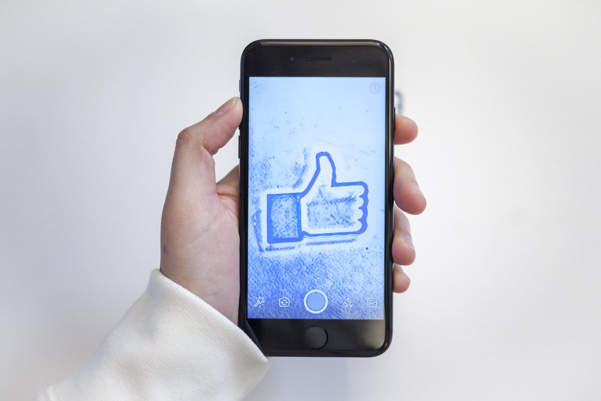 This fine Tuesday, my team's rolling out some fun new camera features in the Facebook app. Enjoy! 🎉📸