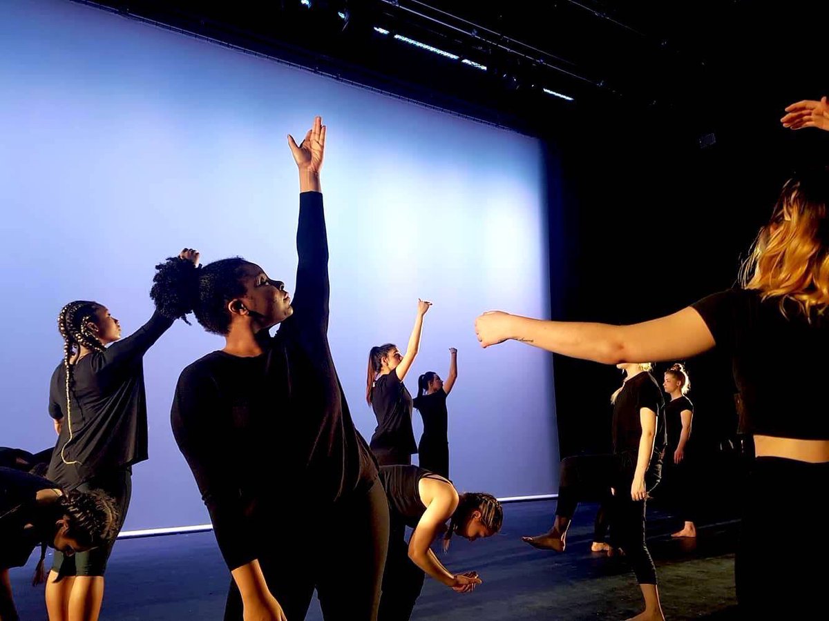 UDC2017's tweet photo. Sneaky action shots from @LauraJoanne30 piece. 

Credit; @AbigailOsbourne ✨ https://t.co/TdU4lHskuB