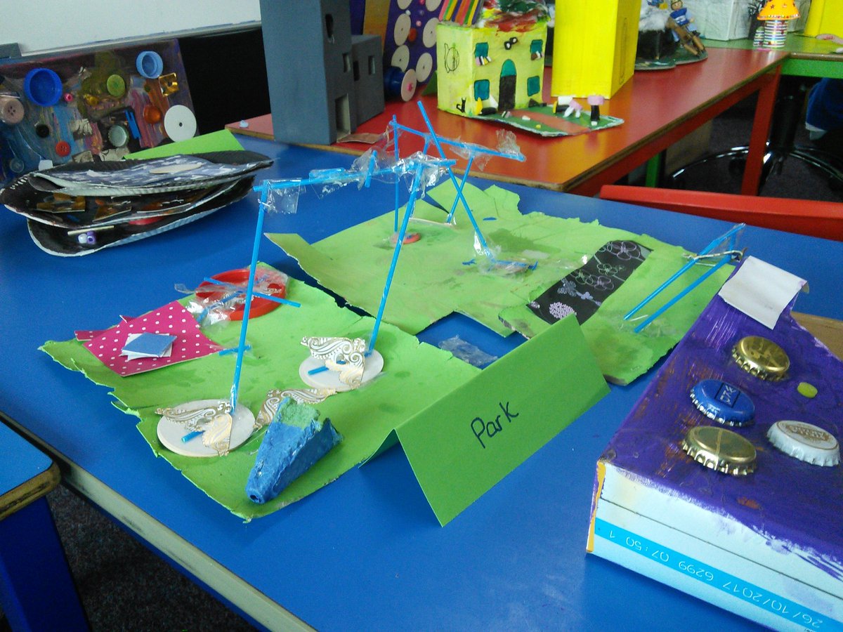SouthwoldSchool's tweet photo. Class One's fairytale community exhibition was a great success today #projectbasedlearning #community #boxmodelling #townplanners https://t.co/tWFW2dm9Ig