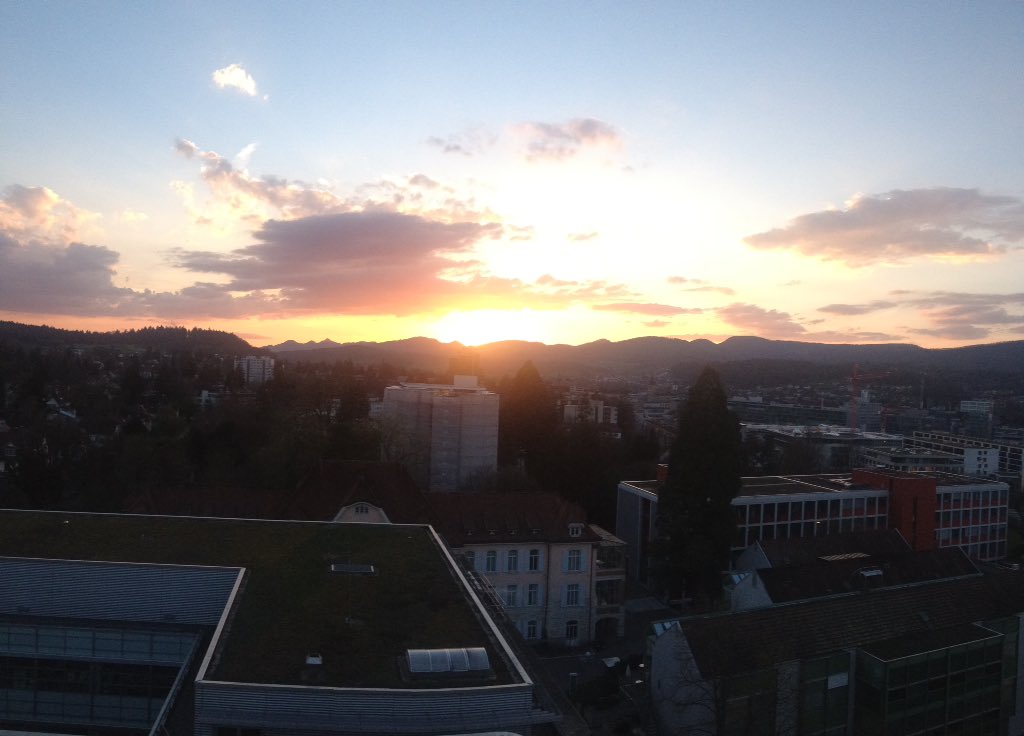 Iliandir's tweet photo. #Beautiful #view from my hospital bed🌅🚑🏥 only in #Switzerland! 🇨🇭  #elephantface #gettingbetter #illbeback 💪🏻😉🐘 https://t.co/rG9NWKKfQW