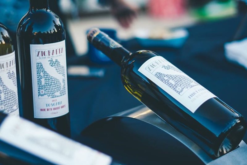 ZIOBAFFA's tweet image. Enjoy #ZIOBAFFA and @tabithasoren's new book "Fantasy Life" TONIGHT in #NewYork at @BerginoBaseball! 6:30pm. RSVP: ss1.us/a/7xY0nSy0