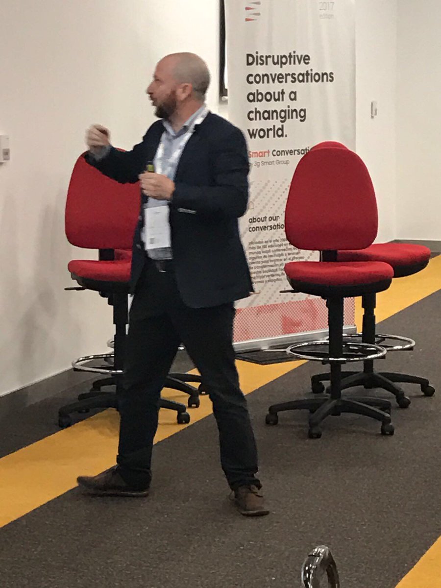 3goffice's tweet photo. .@alex_rrebrand de @rretuit: "hagamos las cosas con sentido, pasión y compasión" #innovación en #retail #rdcLima https://t.co/pNL2fq8ZWX