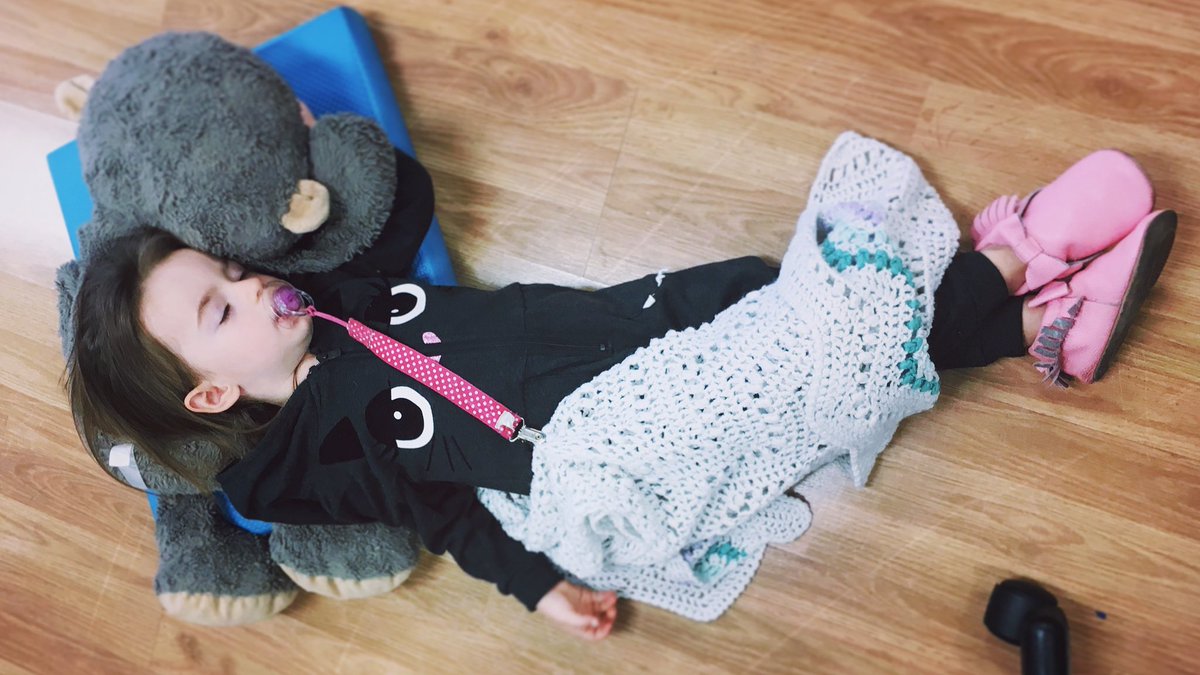 Fitness_Tek's tweet image. Because we all want to wear a cat sweatsuit &amp;amp; fall asleep @ the gym sometimes, don&apos;t we? While Mom got some #MAT. #fitnesstek #safeexercise