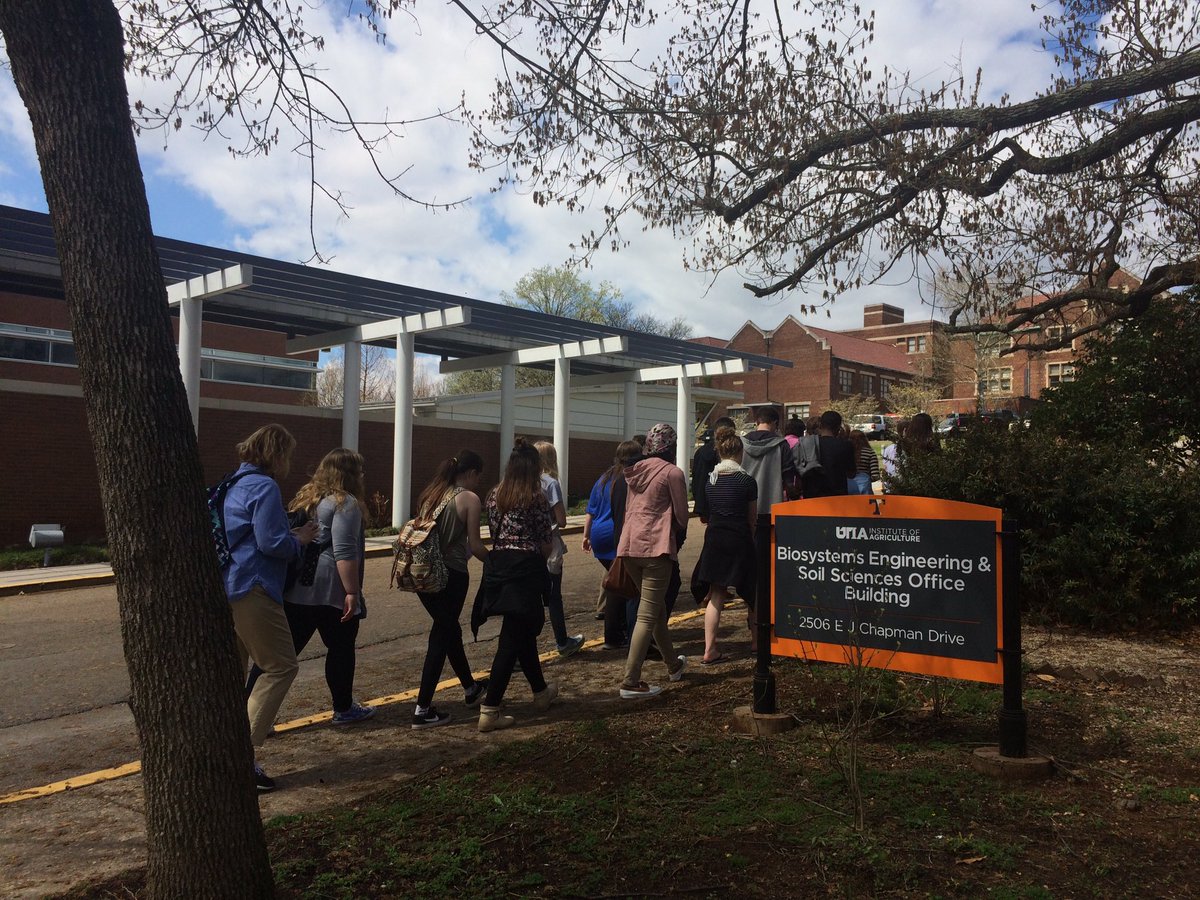 born4chem's tweet photo. While waiting for our #sasef projects to be judge... we took some tours at UTK college of ag! #urbanforestry #foodscience #biosys #UTgardens https://t.co/UKhcdDUfyA
