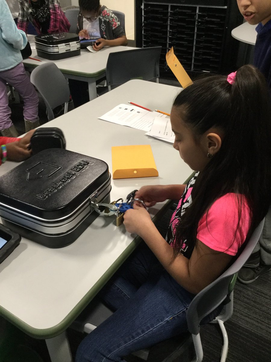 DianaCoyne's tweet photo. @BukgrlLMS did a @breakoutEDU game for 5th grade w/ #GRAPax book. Great for #ibpyp communication, cooperation, commitment, reflection&more! https://t.co/RI5XrdyvBj