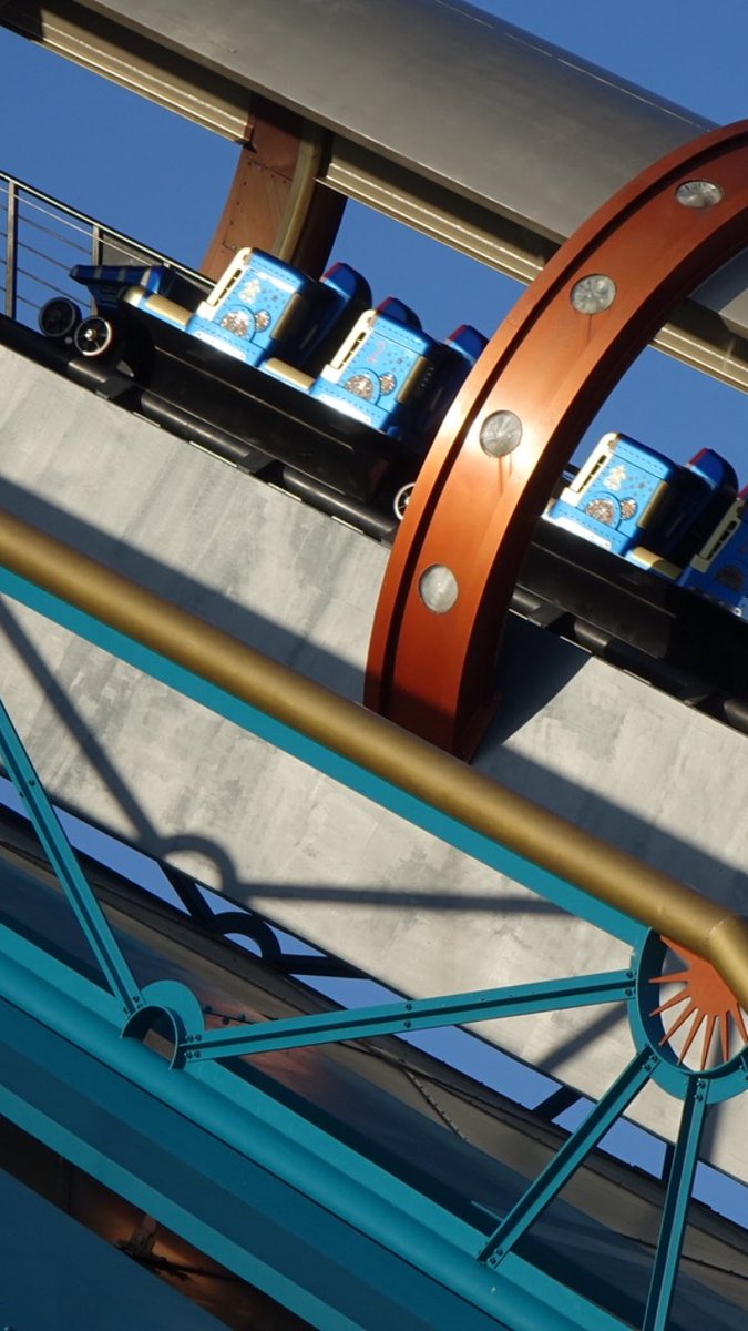 PixiedustDLP's tweet photo. First look at the new trains for Hyperspace Mountain #DisneylandParis25 #DisneylandParis #DLP25 #starwars https://t.co/0vBDPpbqfv