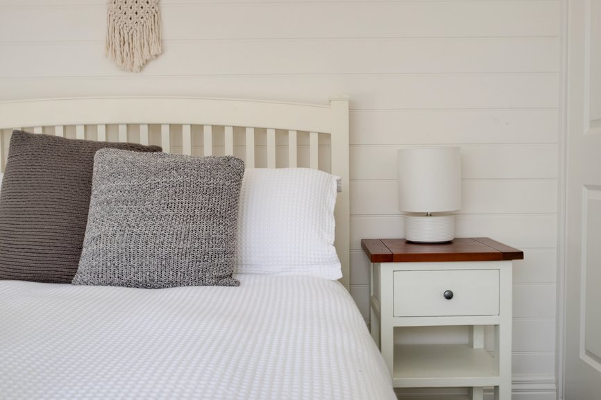 Spring-clean your #bedroom and turn it into a #sleep sanctuary with these strategies. bit.ly/2lEuhE8