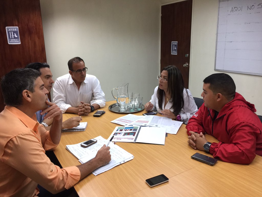 rmessuti's tweet photo. Reunidos por instrucción de nuestro Presidente @NicolasMaduro con @A_Caporale2017 ParaLa creación del "CAIAN" ASISTENCIA MÉDICA ALosArtistas https://t.co/VXREnUxiEQ