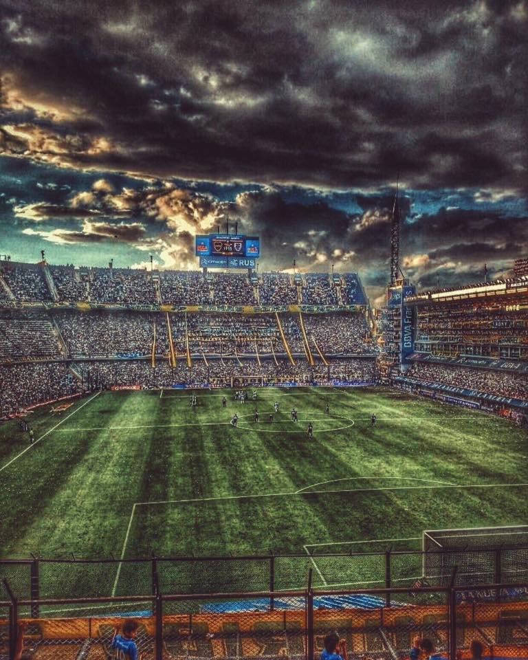 MotivacionesF's tweet photo. Un estadio hermoso, una hinchada que nunca abandona, La Bombonera 💛💙 https://t.co/G9HXP2BDML