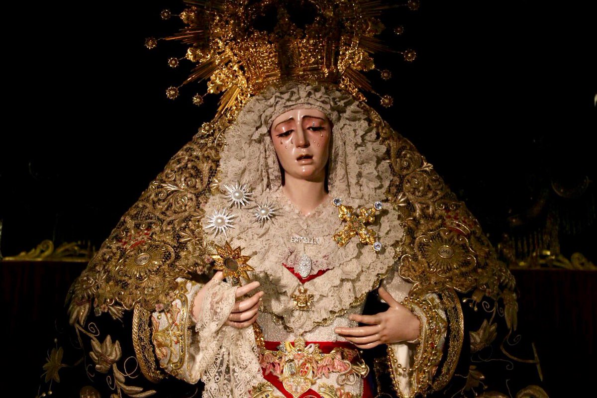 hdadlaestrella's tweet photo. María Santísima de la Estrella, en su paso de palio, preparada para el Domingo de Ramos https://t.co/PX2JM4PDbe