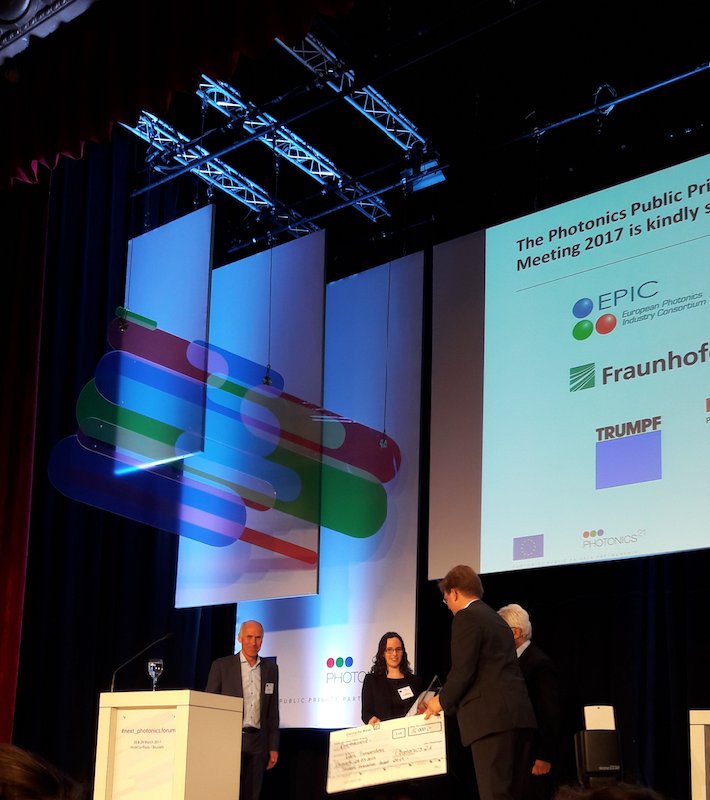 B-PHOT Brussels Photonics (@bphotvub) on Twitter photo Congrats to <a href="/LienSmeesters/">Lien Smeesters</a> who wins the European Student Innovation Award <a href="/Photonics21/">Photonics21</a>, proud of our research team #photonics <a href="/VUBrussel/">VUB</a> Congrats to <a href="/LienSmeesters/">Lien Smeesters</a> who wins the European Student Innovation Award <a href="/Photonics21/">Photonics21</a>, proud of our research team #photonics <a href="/VUBrussel/">VUB</a>