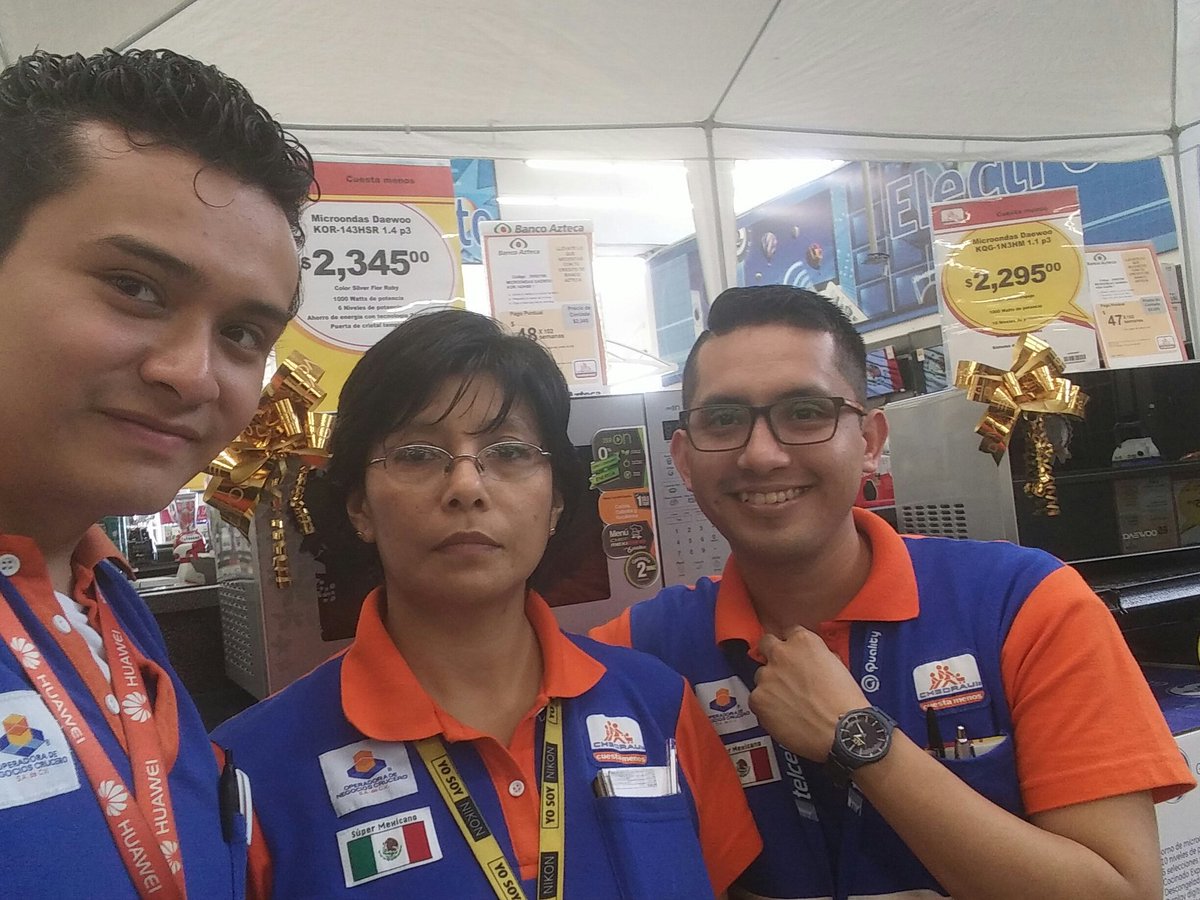 Dan2592v's tweet photo. #SoyDeEsosQue disfruta su equipo de trabajo #TrabajoenequipoIUV @betopolar https://t.co/2dv4esvsxv