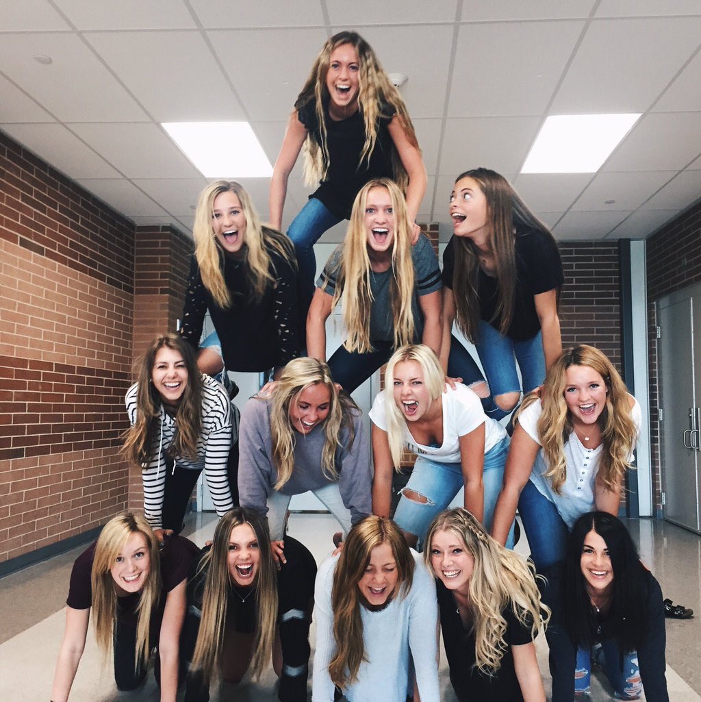 Lizwolsey1's tweet photo. best three years of my life. gunna miss these girls ♡ https://t.co/oEEaqNNM3G
