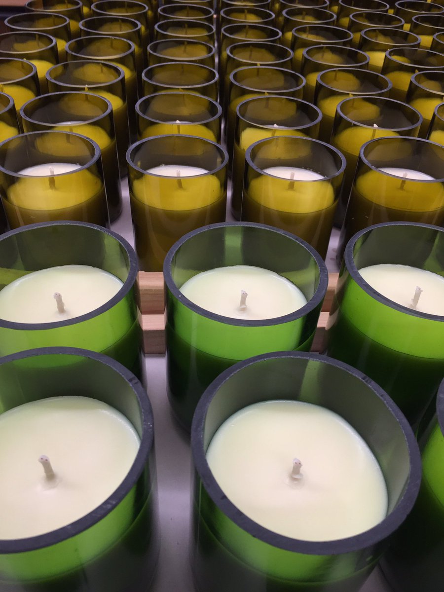 Rescued Wine has the soy candles for you!! What is your favorite color? #giveback #rescue #homedecor