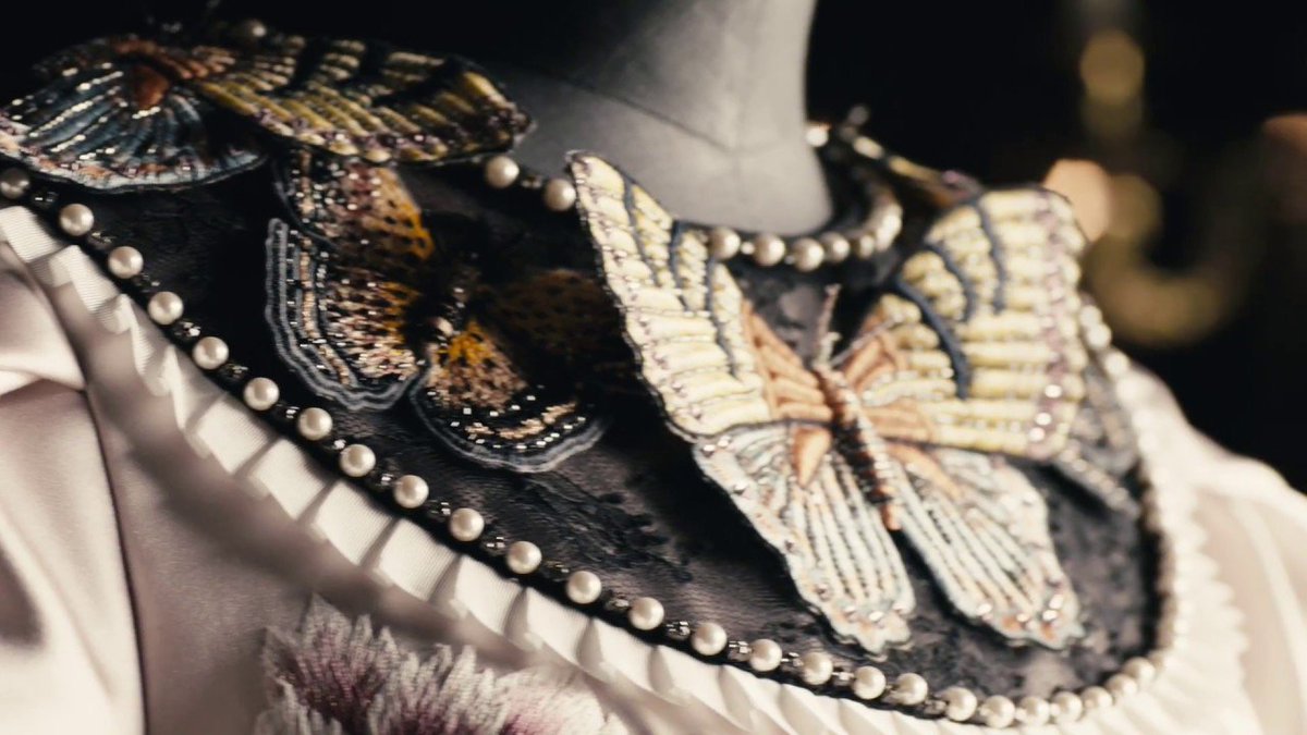 House Style: Five Centuries of Fashion at Chatsworth crwd.fr/2nZePYi