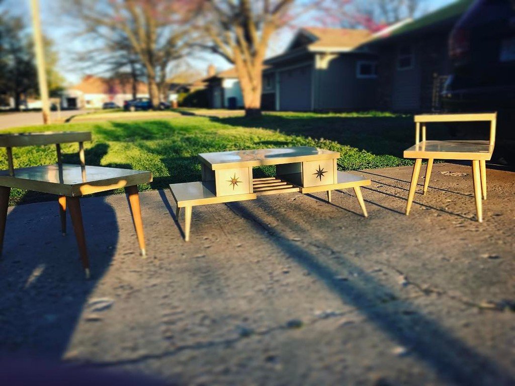 retrovationsgf's tweet photo. Find of the day #retrovation #retrovationsgf #mcm #midcentury #midcenturymodern #sidetable #coffeetable #twotier #… https://t.co/uYgp6pFZcX https://t.co/N1SCVq7uPE