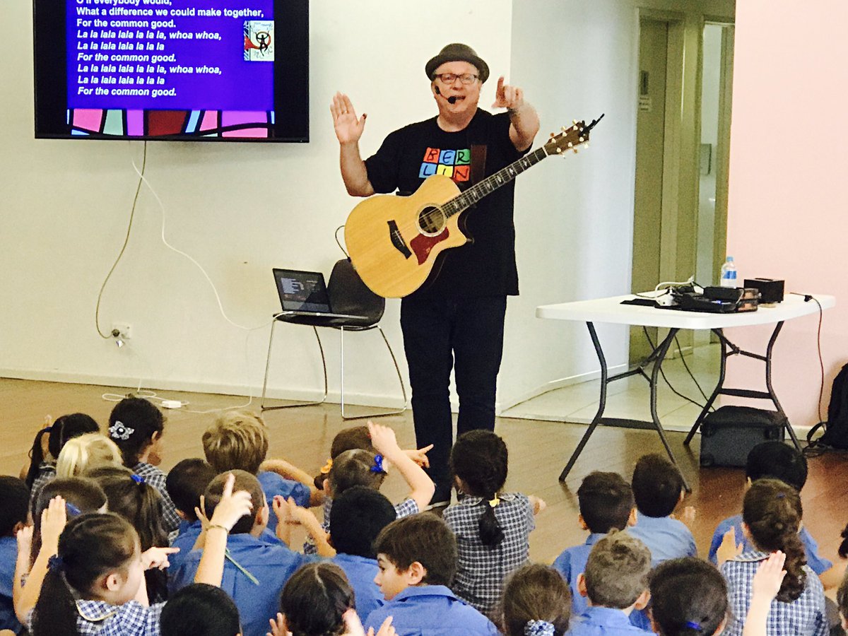 stjmoorebank's tweet image. Great fun today listening to and singing along with Michael Mangan!@Litmusprod #holyweekprep #SydCatholicSchools