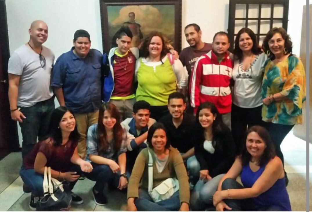 JanethVoz's tweet image. Bello grupo de alumnos  #doblajeenespanol avanzado. #SAA también crece en el #DoblajeVenezolano de la mano de @doblajenespanol y @maicholin