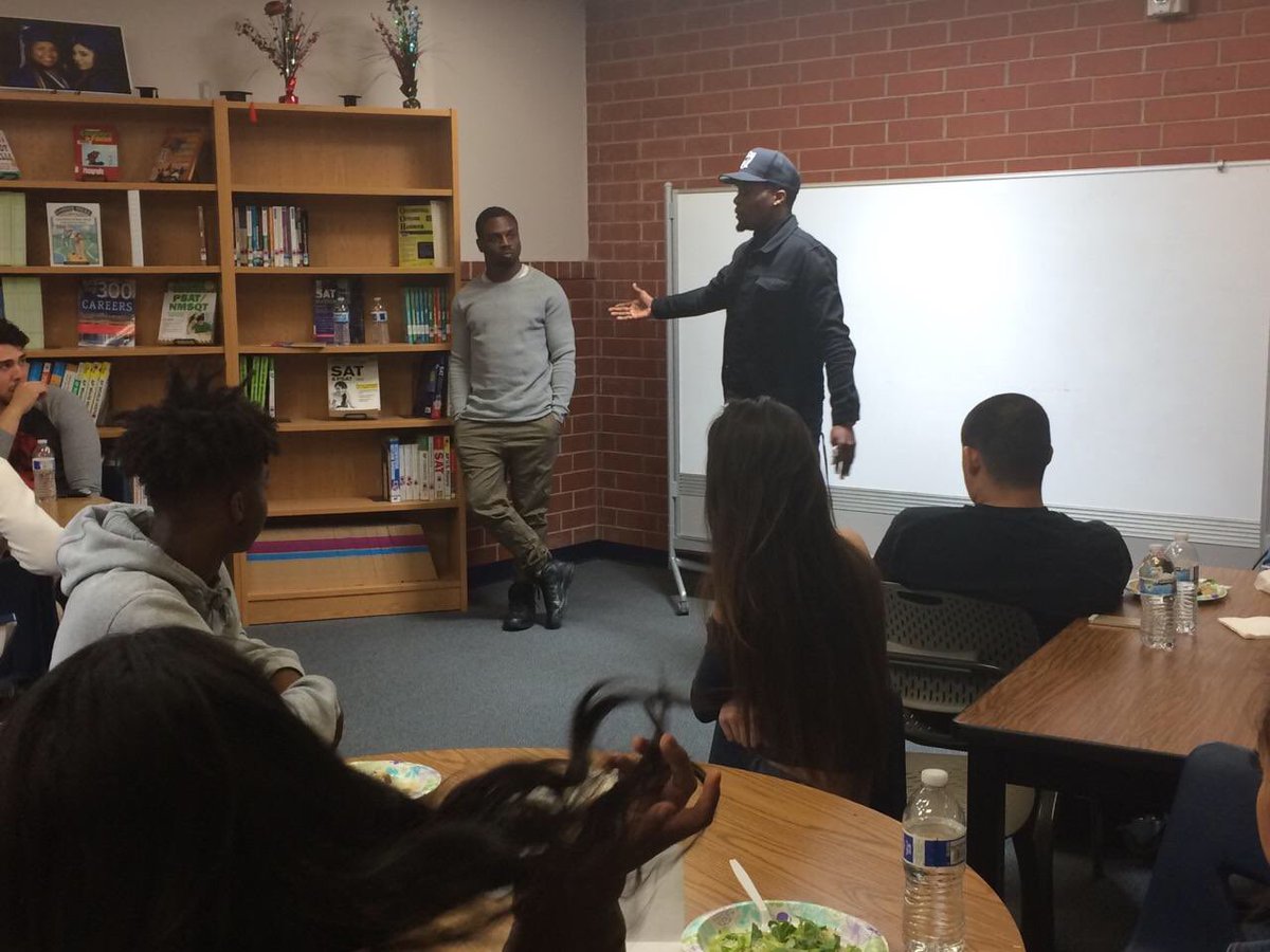 ValleyHSVegas's tweet photo. Valley Alumni @kerwinning_  &amp; G.Wharton Speaking 2 @LVValleySports Captains Council #return2excellence #captainscouncil #buildingleaders https://t.co/KF88hOidMY