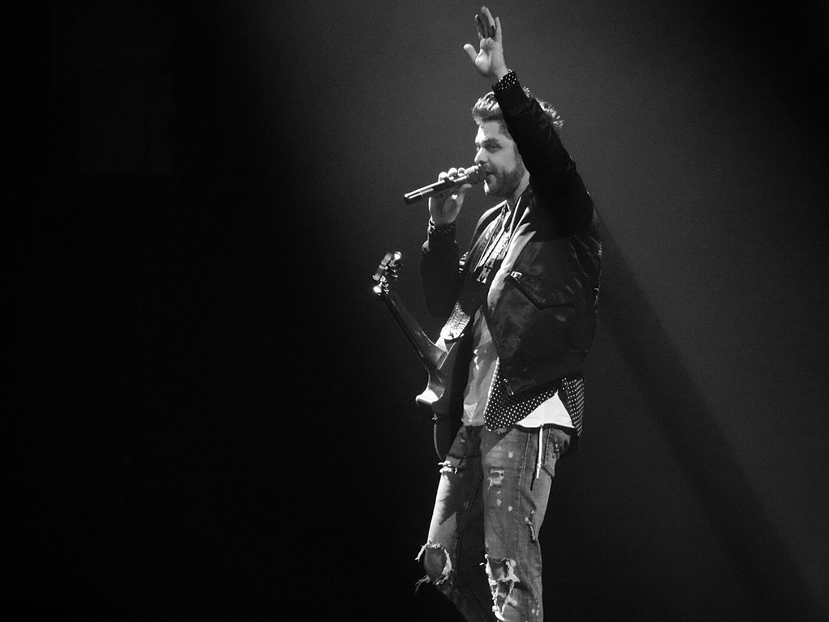KristieAMorris's tweet photo. #OurConcerts #ThomasRhett #HomeTeamTour2017 @ThomasRhett Southaven, MS https://t.co/ATsCtygrPd