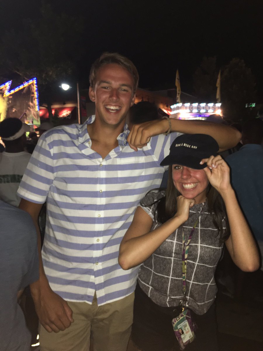 Alexguest7's tweet photo. Happy Birthday Natalie! 🎉 https://t.co/ehpVaXZxzF