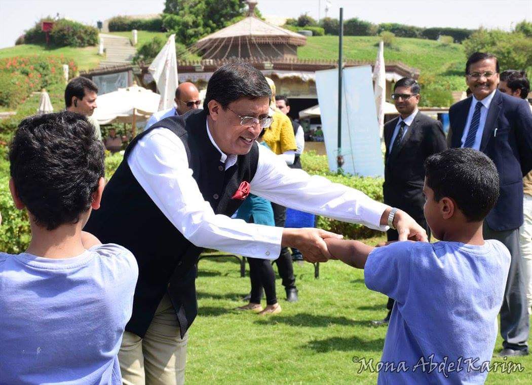 indembcairo's tweet photo. #IndiabytheNile2017
Yoga&amp;Well-being session@Al-Azhar Park
Amb.India,JS AYUSH,Dir.MACIC with enthusiastic students&amp; participants https://t.co/fy3mizl5Ku