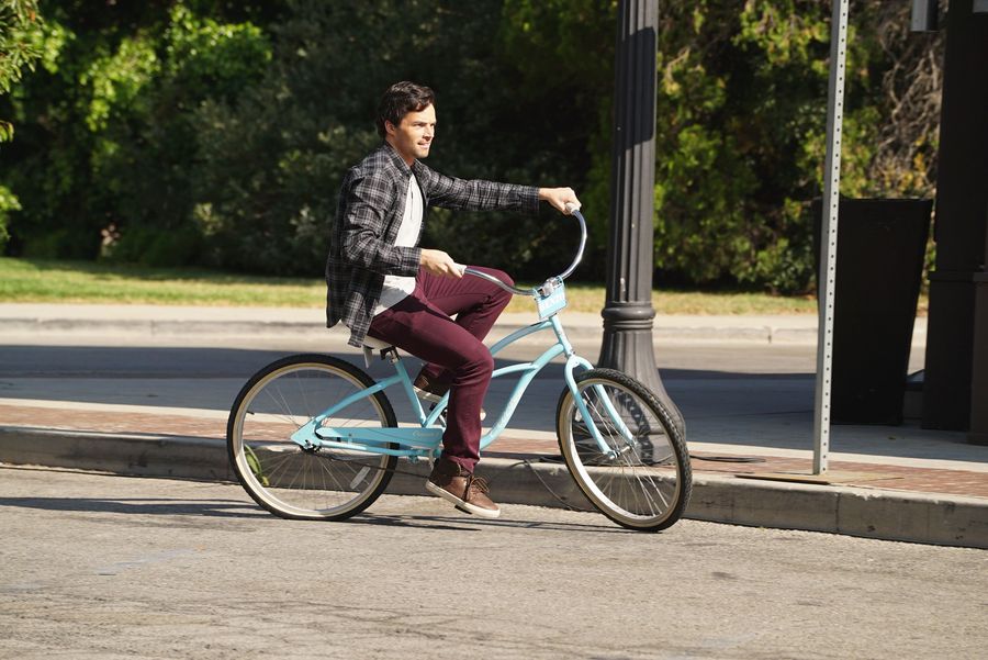 mariia_aroca's tweet photo. Lleva, llévame en tu bicicleta
Óyeme, Ezra, llévame en tu bicicleta ❤ #PLLMeme https://t.co/Smu0tOVz61