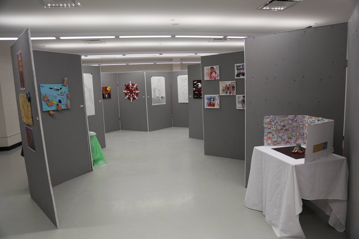 LoyalistCollege's tweet photo. Visit room 2L50 tomorrow during #UniversalBreak for a sneak peek of the Art & Design Foundation student exhibition: A Change in Perspective. https://t.co/P8bnDQ9mpv