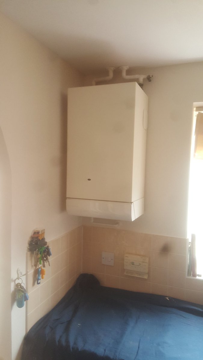 heatsource1's tweet photo. @baxiboilers out with the old in with the new. Love how easy the rear flue baxi ecoblue advance is to fit and it's super quiet. https://t.co/2G6jpxMpZa