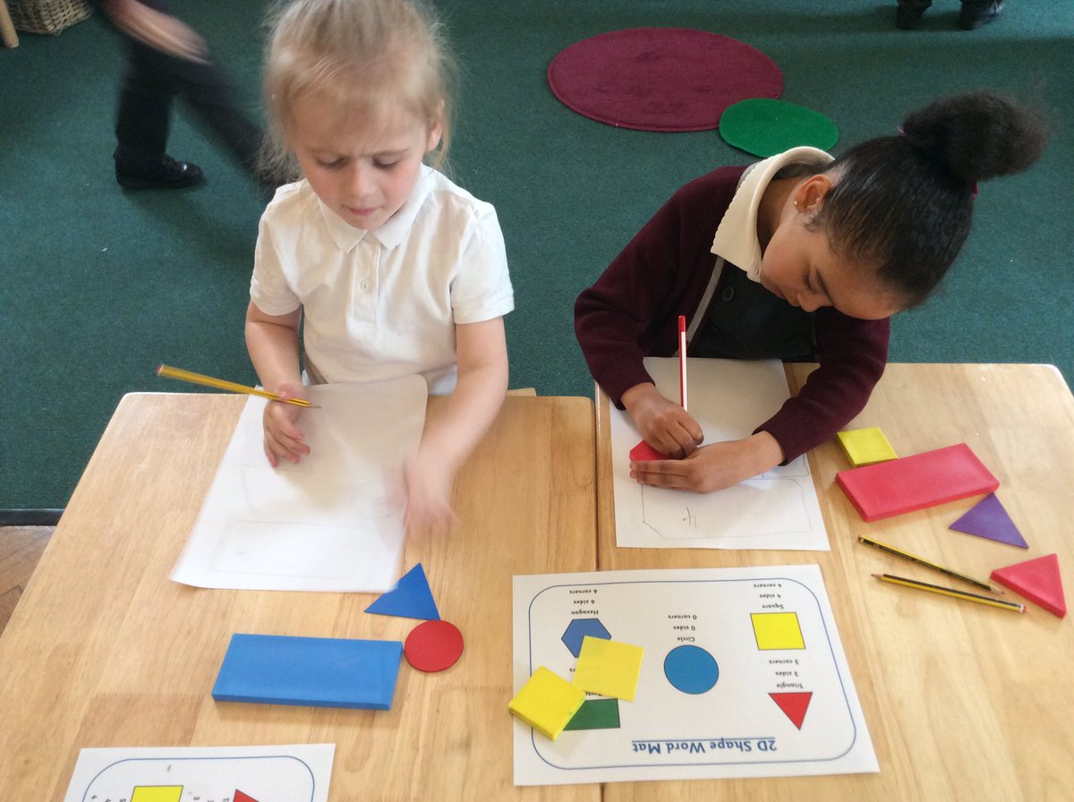 rudstonrec's tweet photo. Designing a 2D chicken run with our shapes #2Dshapeproperties #howmanysides #howmanycorners https://t.co/NUHmgPFHVH