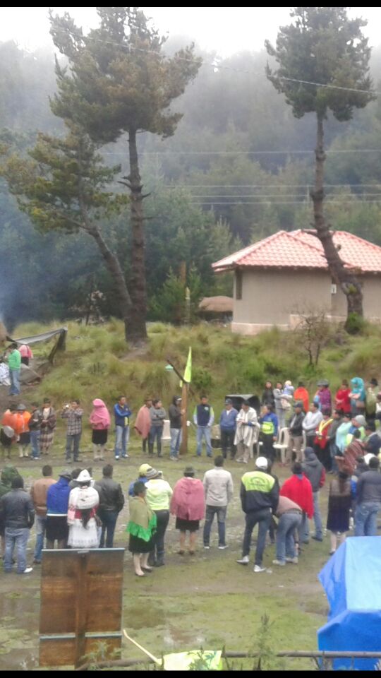 ivanock71's tweet photo. En la comunidad de Shalalá posesionando al candidato de tod@s LENIN MORENO PRESIDENTE Patria digna y soberana...35 de 💚 https://t.co/VCvN8PfJOH